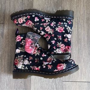 Flower Dr. Martens. Brand new. Size 9